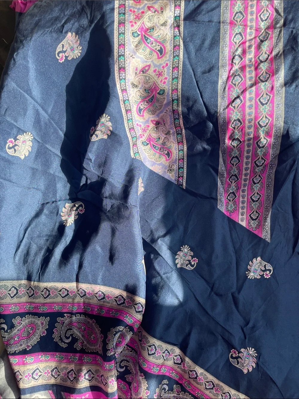 VTG SILK SCARF NAVY PAISLEY